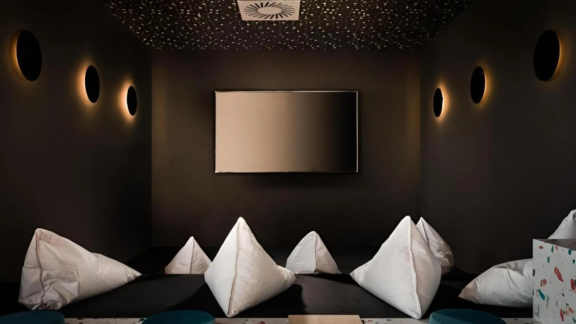 Home And Coliving Παμπλόνα Ξενοδοχείο με διαμερίσματα