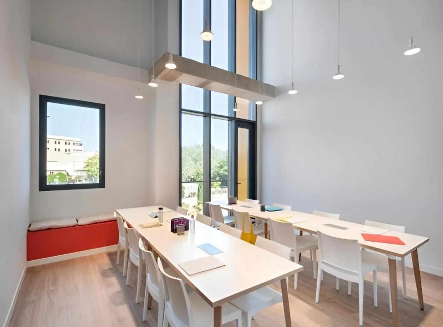 Home And Coliving Παμπλόνα Ξενοδοχείο με διαμερίσματα