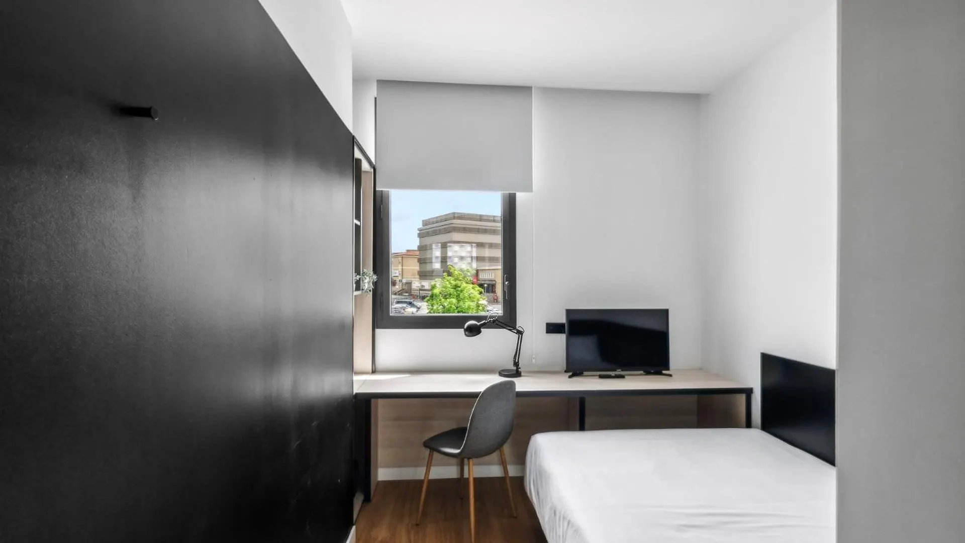 Home And Coliving Παμπλόνα 0*,  Ισπανία